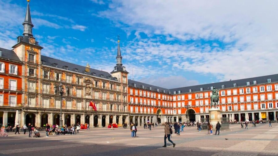 15 Cultural Madrid 10- Hour Private Tour - Old Town First: From Umayyad Roots to Street Sign Stories