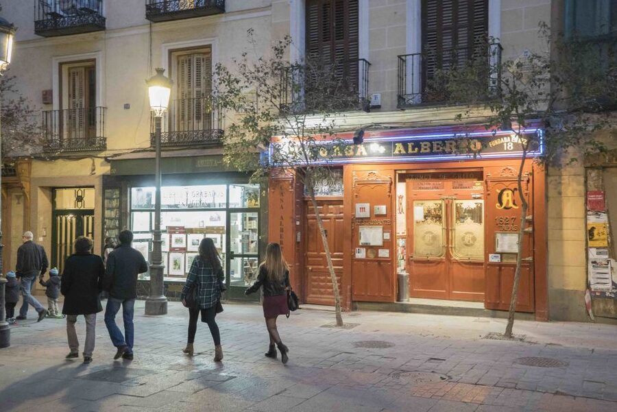2.5-Hour Evening Tapas Tour through Madrid - When the Tour Adds a Fourth Bar (and Why Pacing Can Matter)