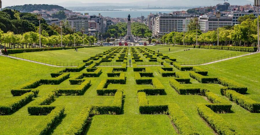 4-Day Portugal Tour from Madrid: Lisbon and Fatima - Madrid to Trujillo: a practical start through Extremadura