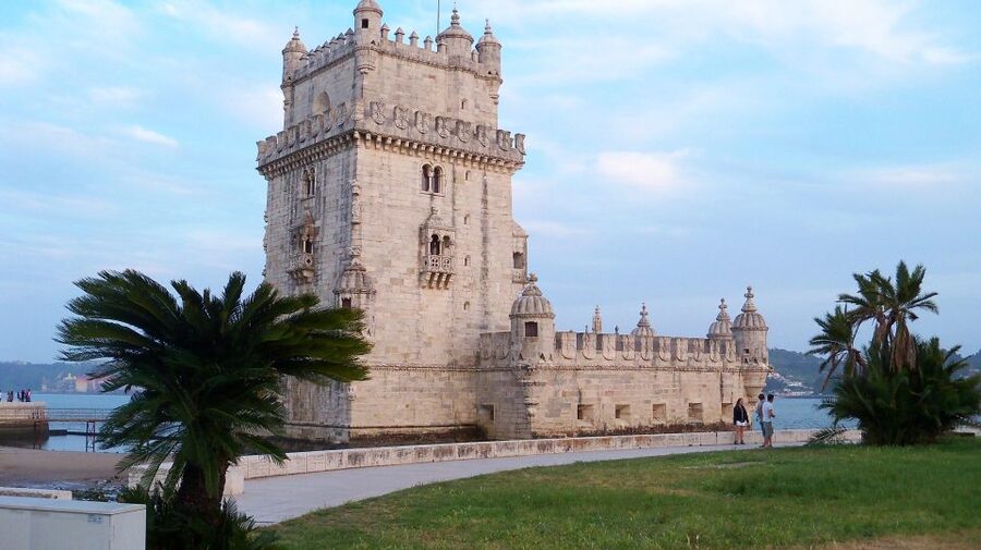 4-Day Portugal Tour from Madrid: Lisbon and Fatima - Lisbon arrival at Hotel Lutecia: your base for nights in the Tagus area
