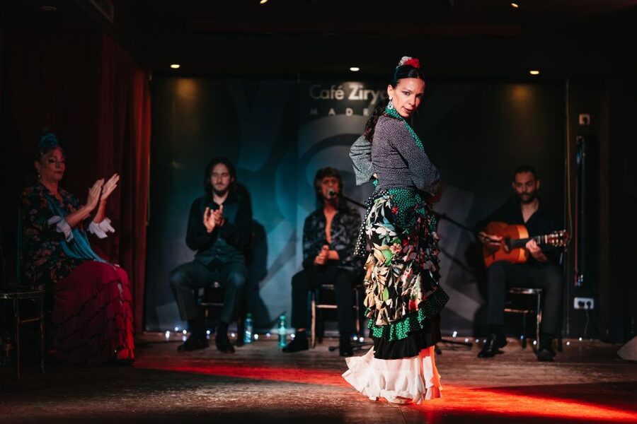 "Algarabía": Flamenco Show at Café Ziryab. Madrid - The vibe: cozy café feel with a real stage