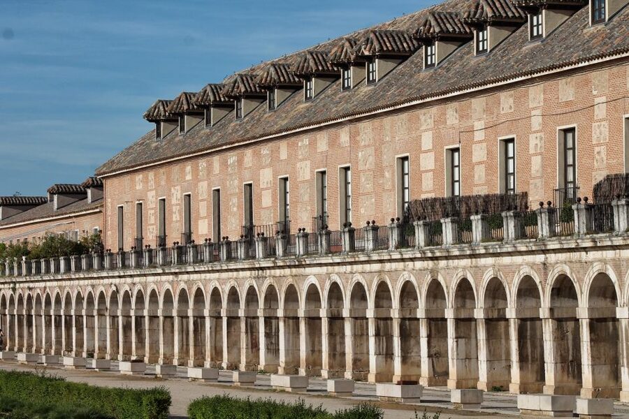Aranjuez: City and Gardens Guided Walking Tour - Practical Tips: What to Bring and How to Enjoy the Walk