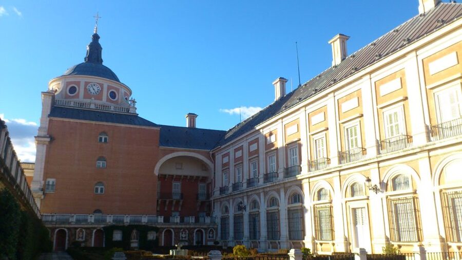 Aranjuez: Royal Palace Guided Tour - Porcelain Room and Moorish room: two styles, one palace