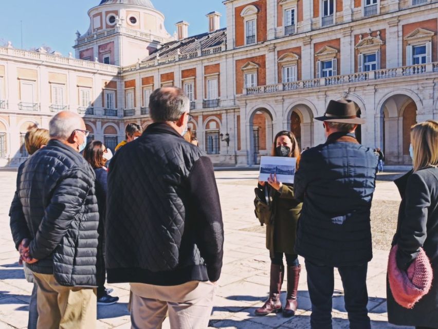 Aranjuez: Royal Palace Guided Tour - Royal Chapel: where the tour lands its emotional tone