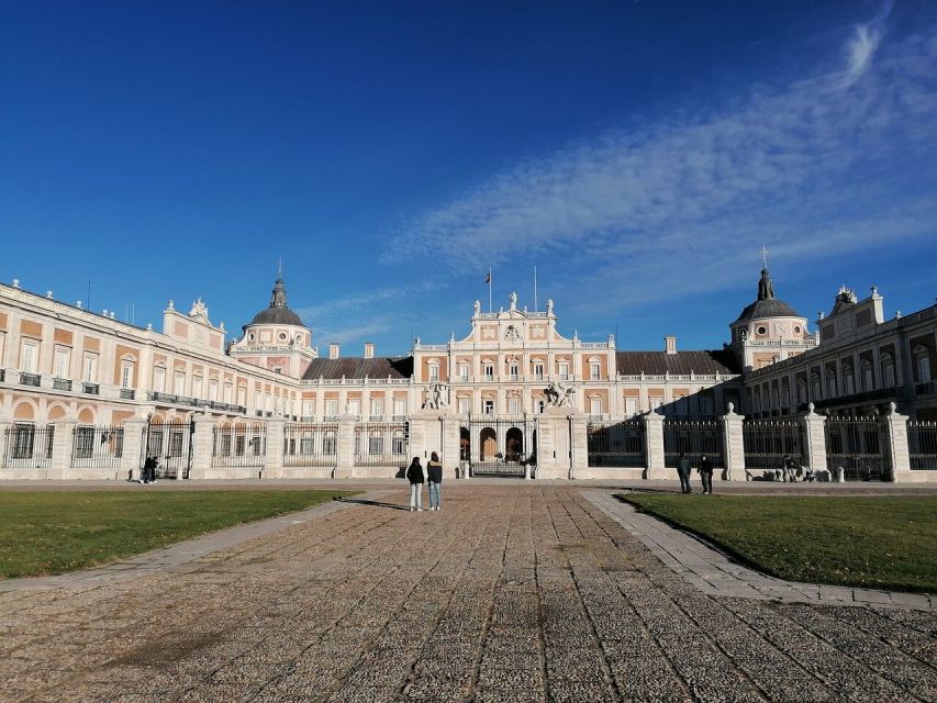 Aranjuez: Royal Palace Guided Tour - Getting started at Cafe de Damas and planning your time