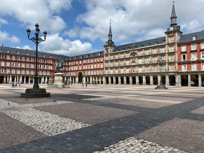Architecture Tour: Old Historic Madrid with an architect - Key highlights you will feel in the walk
