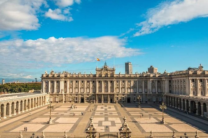 Arrival Transfer: Madrid Airport MAD to Madrid by Business Car - Flat Fee Value and Why Private Can Be Worth It