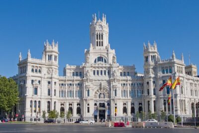 Arrival Transfer: Madrid Airport MAD to Madrid in Luxury Van