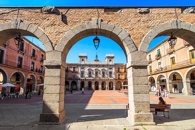 Avila and Segovia: Private Minivan Tour from Madrid - Ávila Cathedral: what the 45-minute visit gets you