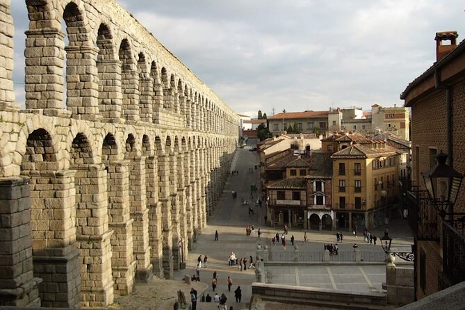 Avila and Segovia: Private Minivan Tour from Madrid - The transfer to Segovia and the lunch break you can actually use