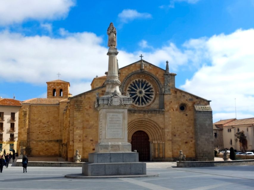 Ávila: Tour Privado Casco Histórico y Basílica San Vicente - The practical experience: a Spanish live guide and a structured route