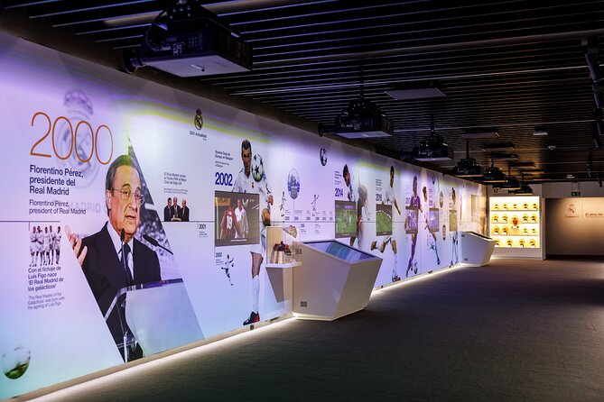 Bernabéu Stadium Guided Tour With Optional Megafan Upgrade - The interactive photo moment: avatars and optional add-ons