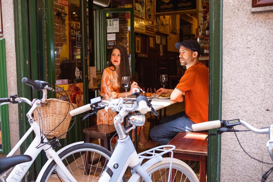 BiciTapeo : Tapas and Highlights Guided Vintage Bike Tour - Quick hits on this vintage bike and tapas Madrid ride