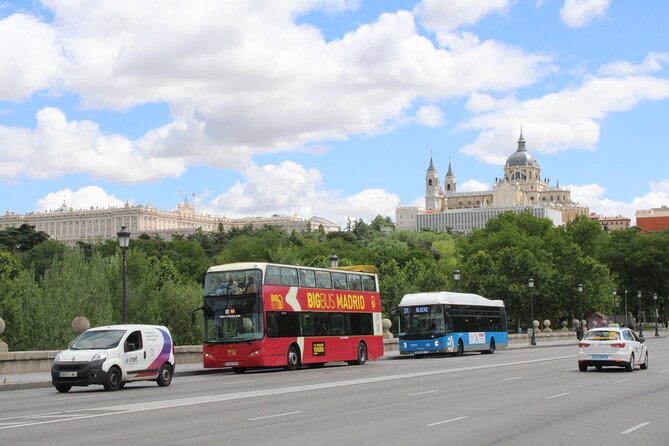 Big Bus Madrid Panoramic City Tour - Plaza Mayor to Puerta de Alcalá: the classic Madrid photo arc