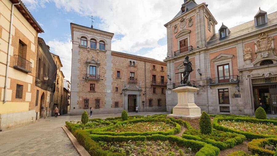 Complete Madrid: Hapsburgs, Palace and Almudena Cathedral - Key points I think you will care about