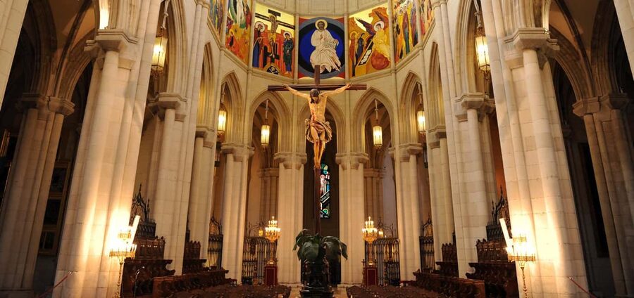 Complete Madrid: Hapsburgs, Palace and Almudena Cathedral - Madrid de los Austrias in one walk, not a messy self-tour