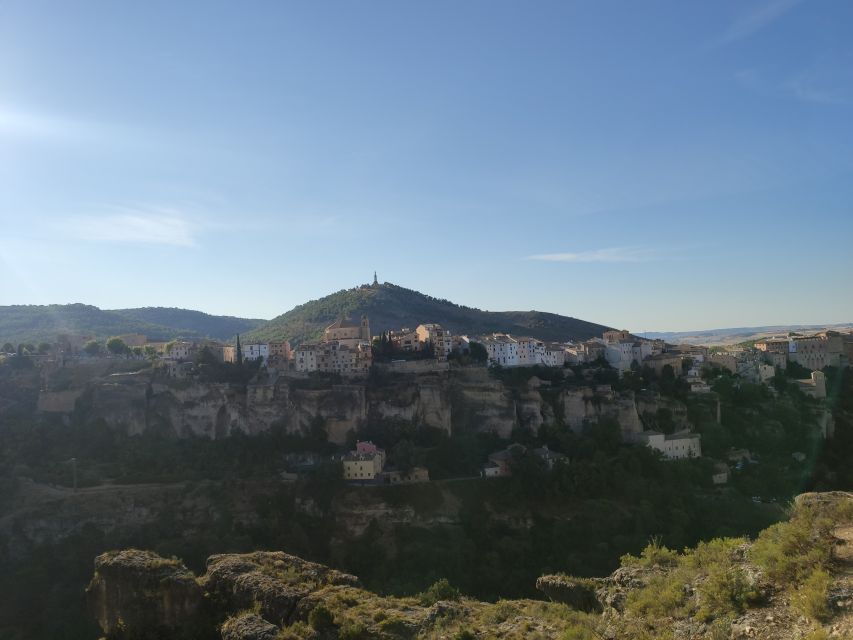 Cuenca: Nighttime Highlights Walking Tour in Spanish - Why Cuenca at Night Feels Like a Real Medieval City
