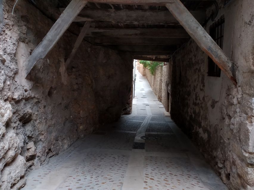 Cuenca: Nighttime Highlights Walking Tour in Spanish - What to Wear and How Much Walking You Should Expect