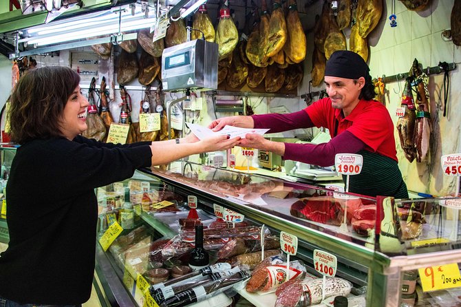 De Mercados: A Neighborhood Market and Food Tour - Drinks in Madrid style: tinto de verano, beer, wine, and your next move