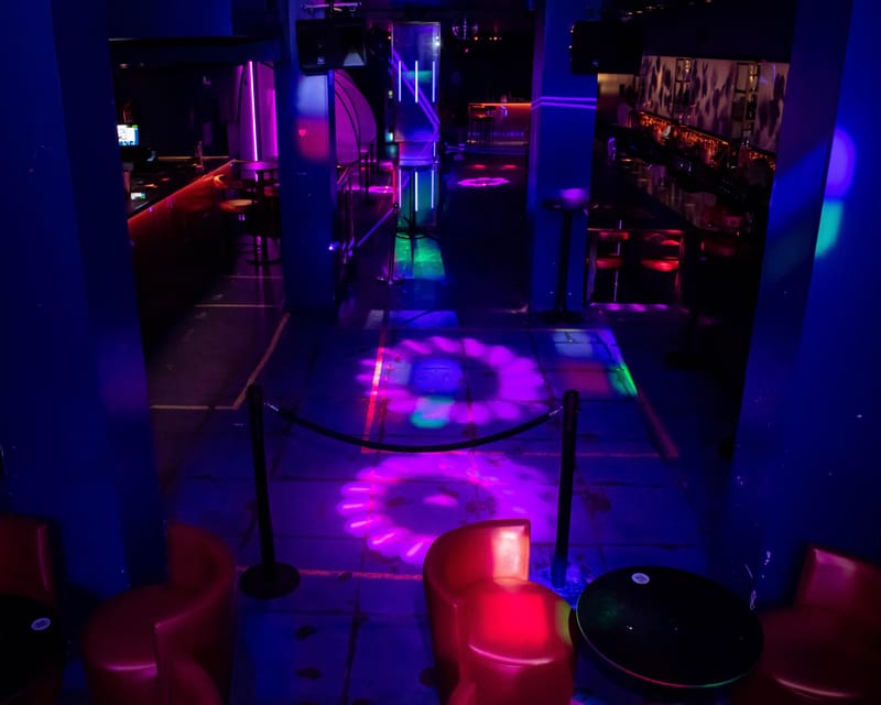 Disco night at Samsara, calle de la Cruz, 7, Madrid - The music and vibe: reggaeton, themes, and lots of dancing