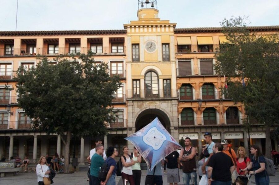 English Tour - “TOLEDO 3 CULTURES” ⭐⭐⭐⭐⭐ - Jewish quarter viewpoints, El Tránsito and Santa María la Blanca from above