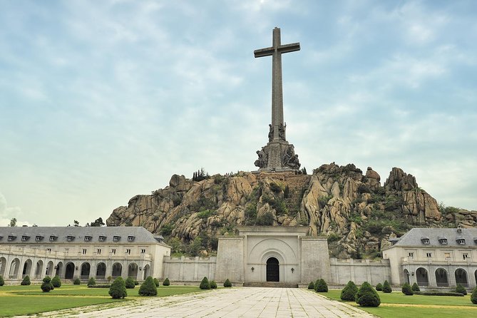 Escorial Monastery and the Valley of the Fallen from Madrid - Palace, Pantheon of Kings, and the rooms that explain Charles V’s world