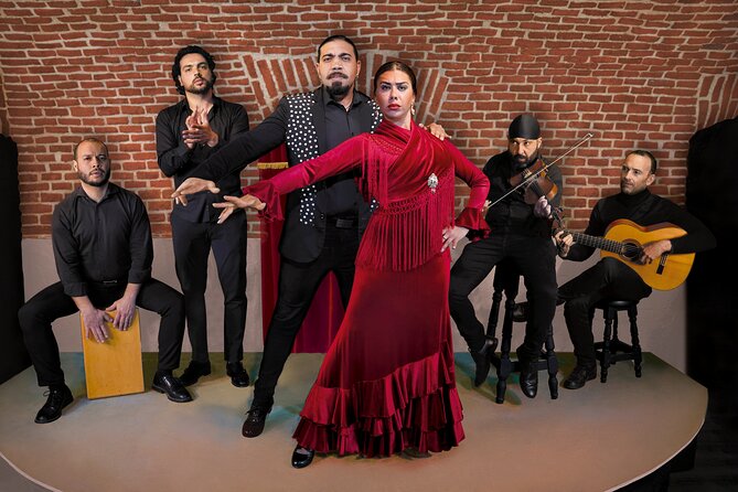 Essential Flamenco: Pure Flamenco Show in the Heart of Madrid - Key things that make this Madrid flamenco show worth your time