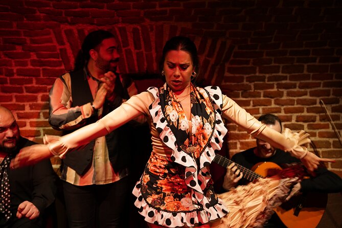 Essential Flamenco: Pure Flamenco Show in the Heart of Madrid - Timing and getting a great seat without stress