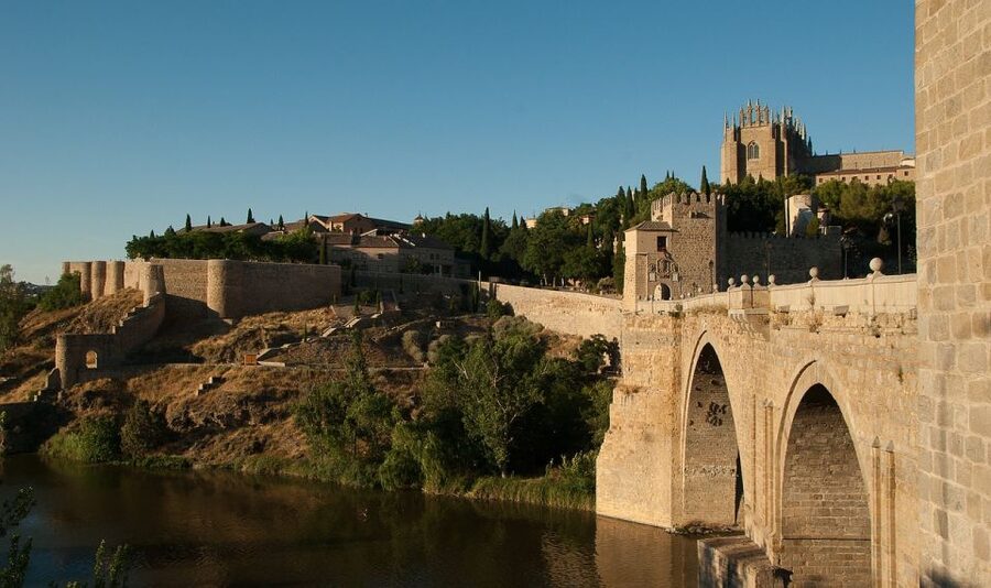Essential Toledo with monuments and optional Legends tour - Lunch included: Restaurant Museo Alcázar (or similar) and what that buys you