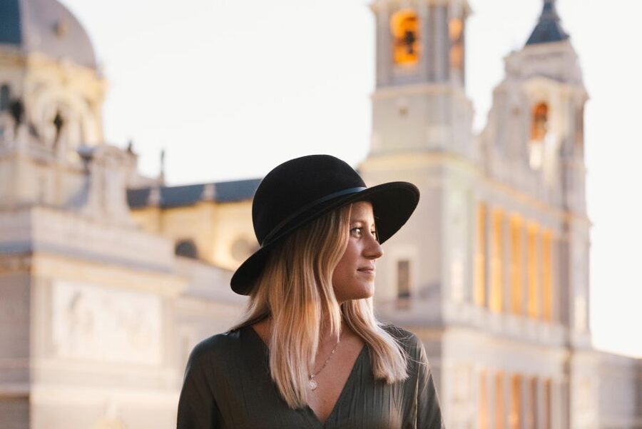 Exclusive Photo Tour Madrid ⭐️ - Same-Day Photos Plus 20 Retouches: How the Photo Delivery Works