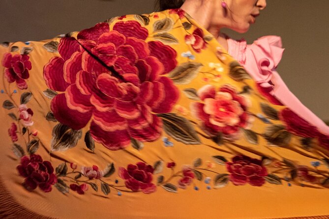 Flamenco Show at the Tablao de la Villa Madrid - The Included Drink, and What Service Looks Like During the Performance
