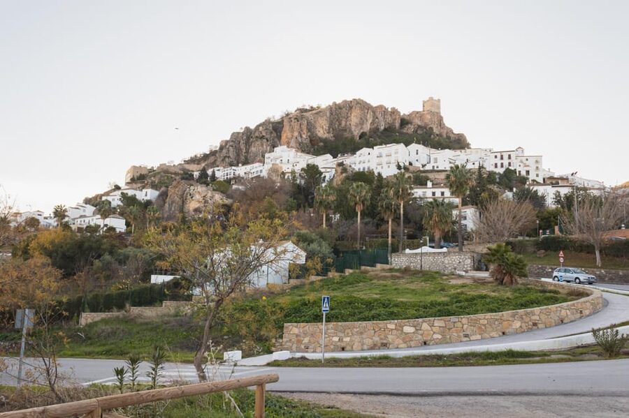 From Madrid: Andalusia in 4 Days and 3 Nights with Tickets - Ronda and the White Villages Day: olive oil, Zahara de la Sierra, cork oaks, and Puente Nuevo