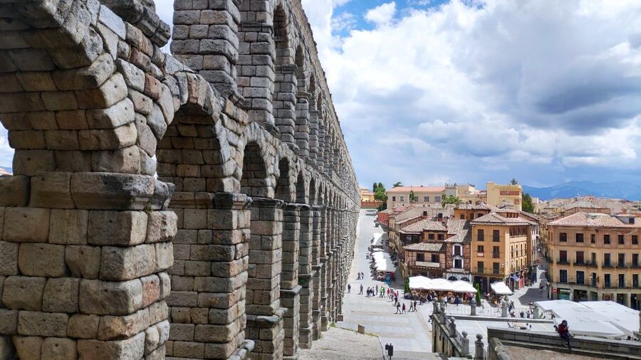 From Madrid: Avila and Segovia Full-Day Tour - Segovia’s Old Town Squares and the Roman Aqueduct