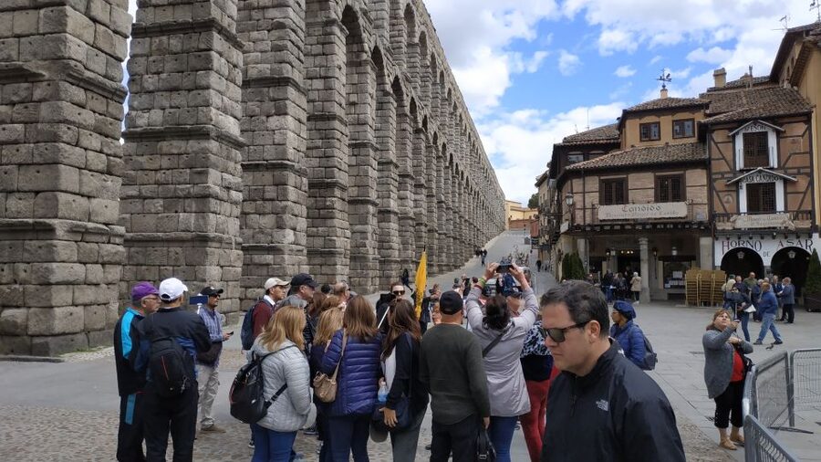 From Madrid: Ávila and Segovia Guided Day Trip - Getting the Best Photos and Stops Without Stress