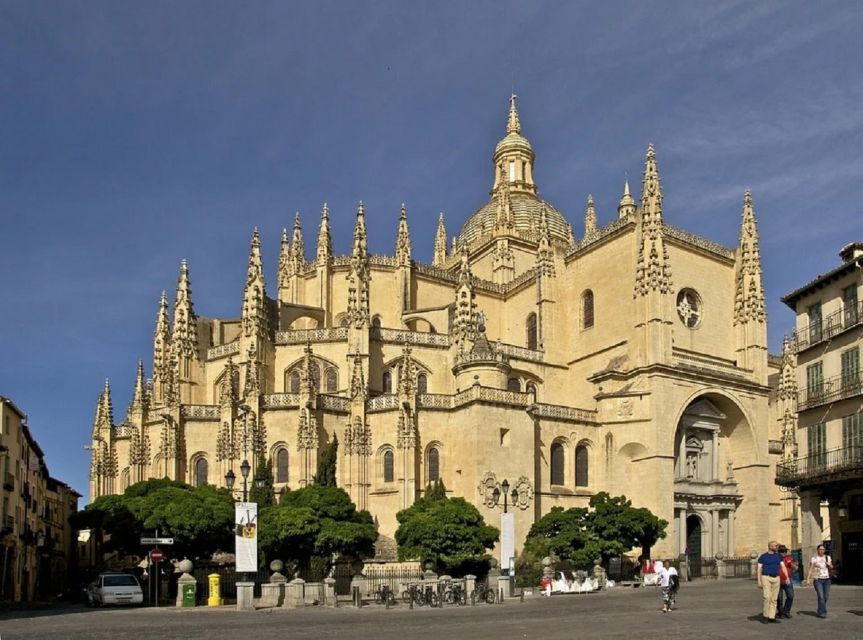 From Madrid: Day-Trip to Segovia, Avila & Toledo - Where you start in Madrid: Naturanda meeting point and pickup reality