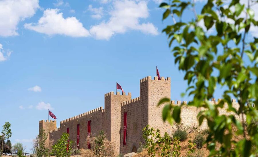 From Madrid: Entrance to Puy du Fou España & Sueño de Toledo - Sueño de Toledo at night: the 1500 years show with priority seats