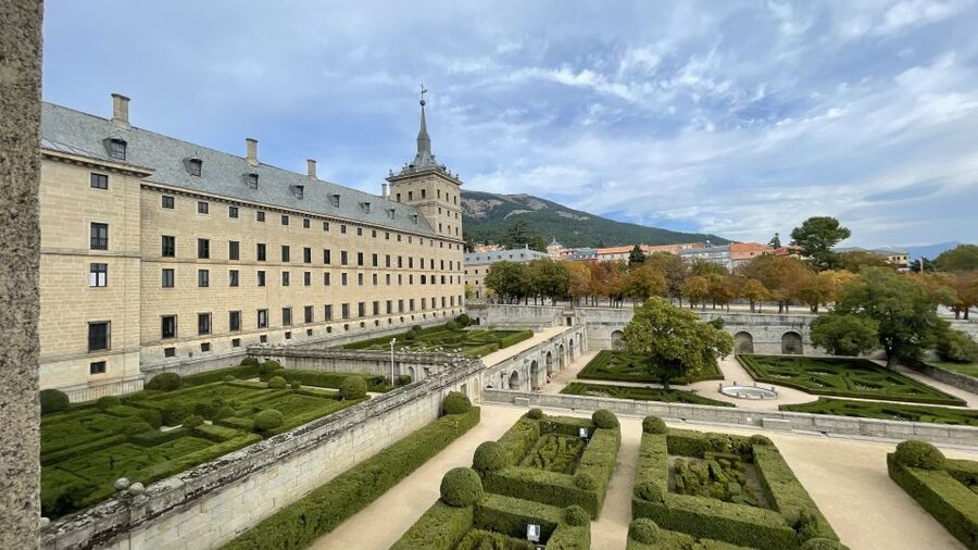 From Madrid: Escorial Monastery and the Valley of the Fallen - Meeting point, bus ride, and how the 5-hour schedule really feels