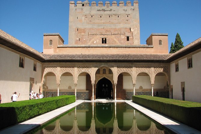From Madrid: Gems of Andalusia 6-Day Sightseeing Tour - Day 1 in practice: Mérida’s Roman ruins and Córdoba’s Caliphate streets