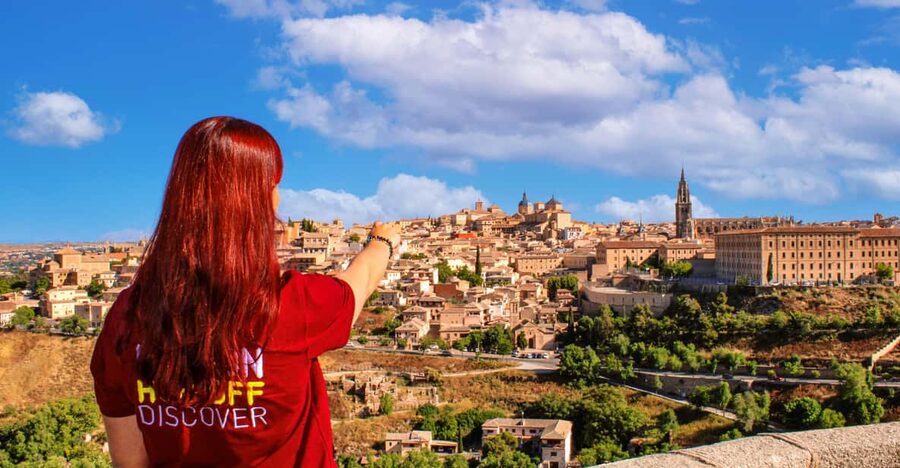 From Madrid: Guided Day Trip to Chinchon, Aranjuez & Toledo - From Neptune Fountain to Chinchón: how the day starts