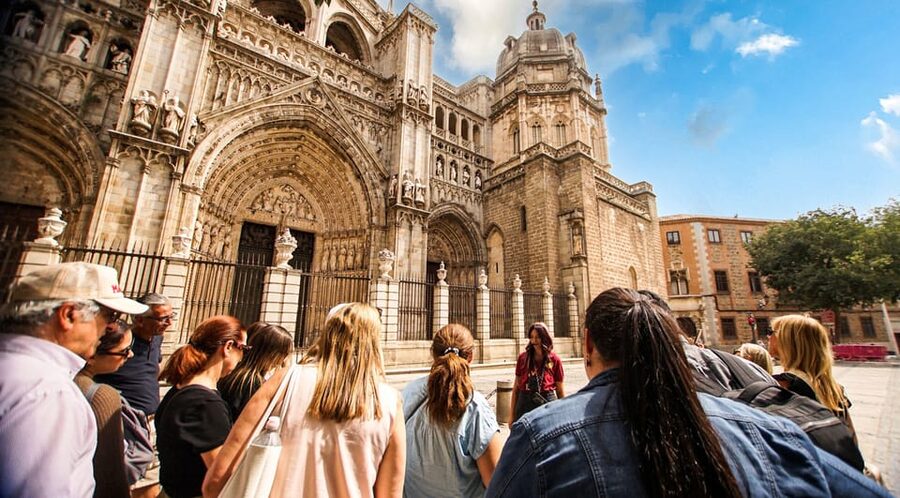 From Madrid: Guided Day Trip to Toledo by Bus - Entering Toledo: coach views, then a 60-minute guided walk