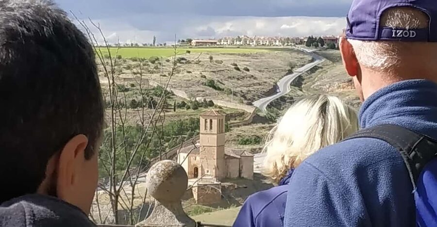 From Madrid: Half-Day or Full-Day Trip to Segovia - Plaza del Azoguejo to Plaza Mayor: the walking loop that gets you oriented