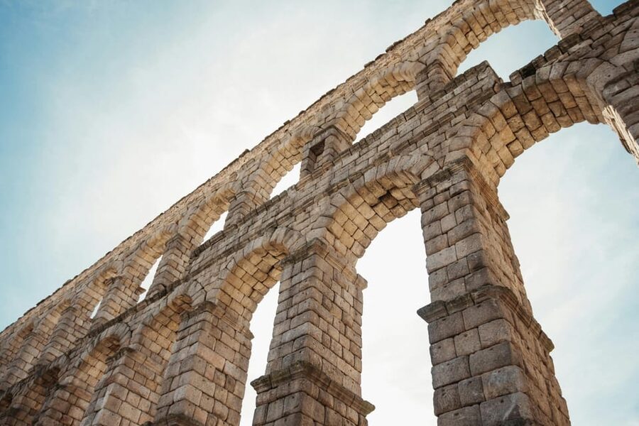 From Madrid: Half-Day or Full-Day Trip to Segovia - Getting there and back: the bus ride that shapes your day