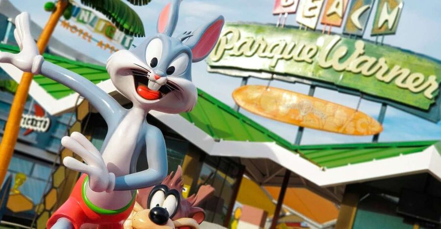 From Madrid: Parque Warner Beach Water Park & Transport - A Warner Bros water park day trip from Madrid
