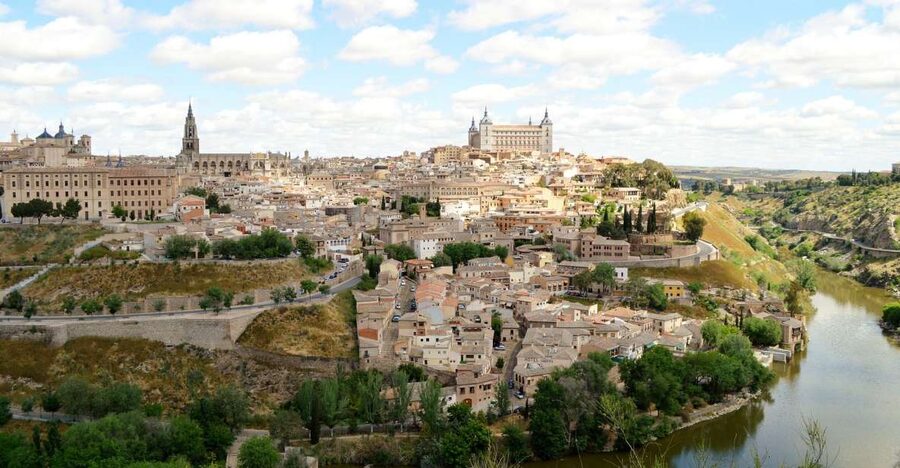 From Madrid: Private Highlights of Toledo Guided Day Trip - Walking Through Old Town: What the Day Feels Like