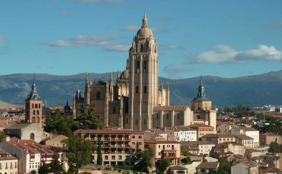 From Madrid: Segovia & Avila Day Trip with Optional Tickets - Lunch in Segovia: local food without the planning headache