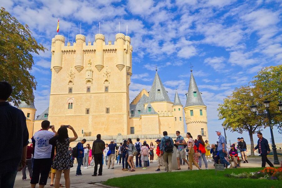 From Madrid: Segovia & Avila Day Trip with Optional Tickets - What stood out most in the guide experience