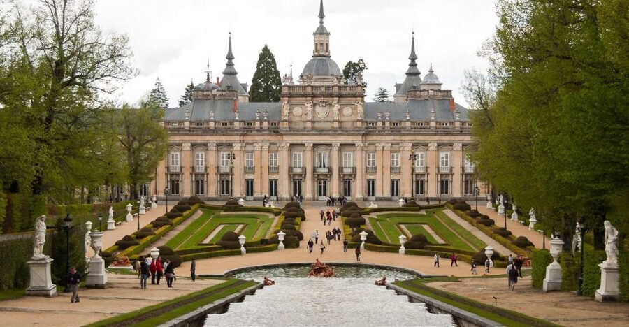 From Madrid: Segovia & La Granja Private Full-Day Tour - Why La Granja and Segovia Make a Perfect Change of Pace From Madrid