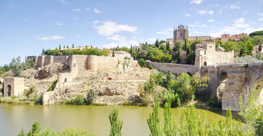 From Madrid: Toledo Guided Day Trip with Cathedral Admission - Getting from Madrid to Toledo, plus the Mirador del Valle photo stop