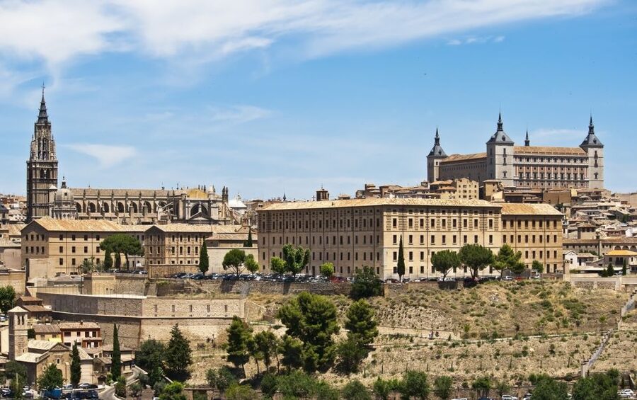 FROM MADRID: Toledo Private tour - First stop: panoramic views of Toledo from across the river