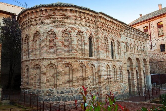 Full Toledo with 3 Monuments and Optional Cathedral from Madrid - Casco Histórico Walking Tour: How the Old Center Connects the Dots